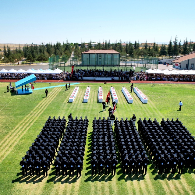 Kayseri'de eğitimlerini tamamlayan 312 polis adayı mezun oldu