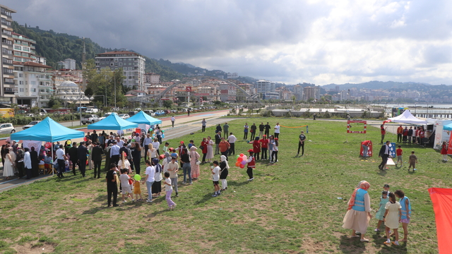 Rize'de "Koruyucu Aile Şenliği" düzenlendi