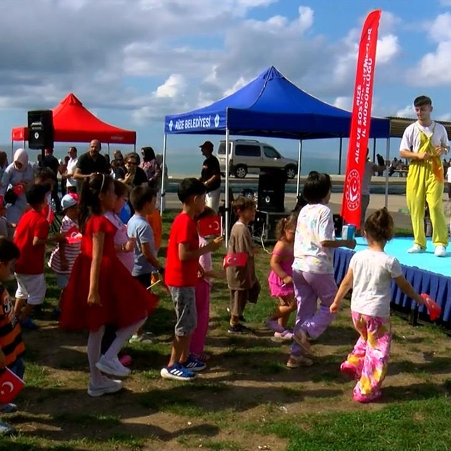 Rize'de 'Koruyucu Aile' şenliği düzenlendi