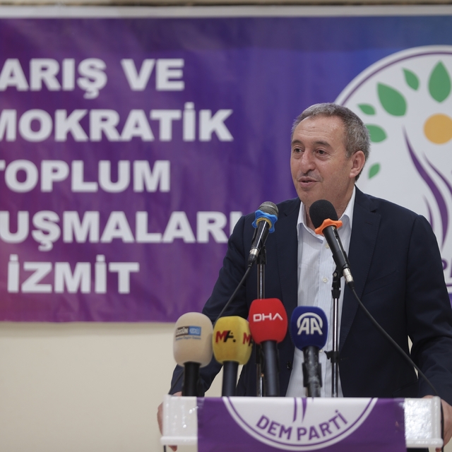 DEM Parti Eş Genel Başkanı Bakırhan, Kocaeli'de partililerle buluştu