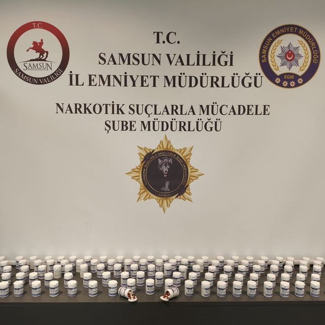 Samsun'da 7 bin 336 sentetik ecza hapı ele geçirildi