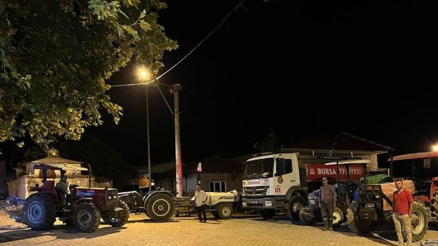 Bursa'da ekipler ve gönüllüler, sınıra yaklaşan yangın nedeniyle teyakkuzda