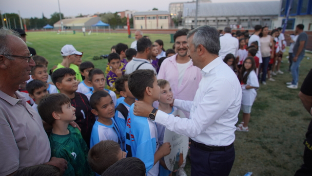 Edirne'de çocukları sporlar buluşturan Yaz Mahalle Ligi etkinlikleri başladı