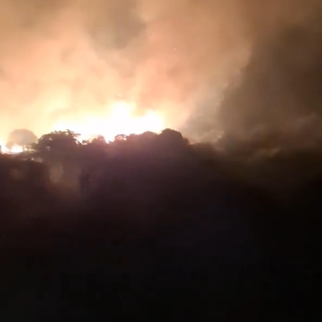 İzmir Dikili'deki maki yangını 8 saatte kontrol altına alındı