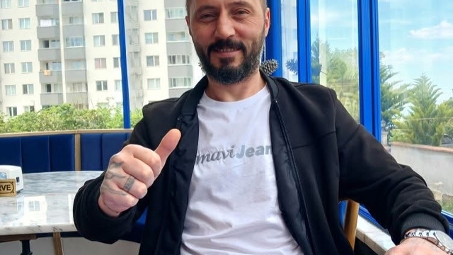 Yeğenini tabancayla öldürdü