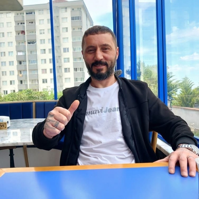 Yeğenini tabancayla öldürdü