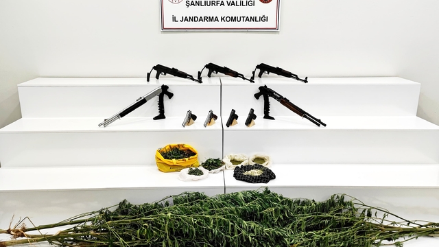 Şanlıurfa'da uyuşturucu ve silah kaçakçılığı operasyonunda yakalanan 2 zanlı tutuklandı