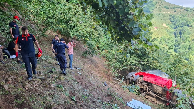Giresun'da fındık işçilerini taşıyan kamyonet devrildi 1 kişi öldü, 9 kişi yaralandı