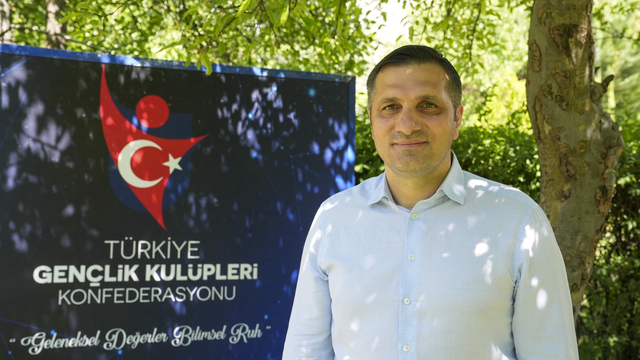 GENÇKONFED anketine göre halkın yüzde 53,5'i AB üyeliğinin Türkiye'ye ekonomik katkı sağlayacağını düşünüyor