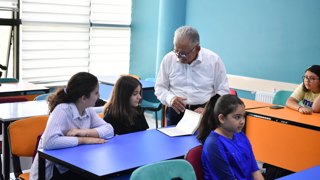 Başkan Büyükkılıç, Talas Sosyal Yaşam Merkezi'ni ziyaret etti