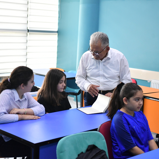 Başkan Büyükkılıç, Talas Sosyal Yaşam Merkezi'ni ziyaret etti