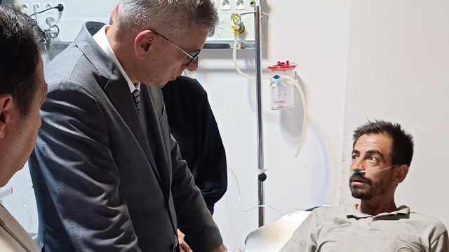 Bakan Memişoğlu, Eskişehir'deki orman yangınında yaralanan orman işçilerini ziyaret etti: