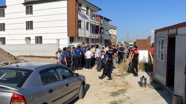 Tekirdağ'da inşaat işçilerinin 'park yeri' kavgası; 1'i polis, 3 yaralı