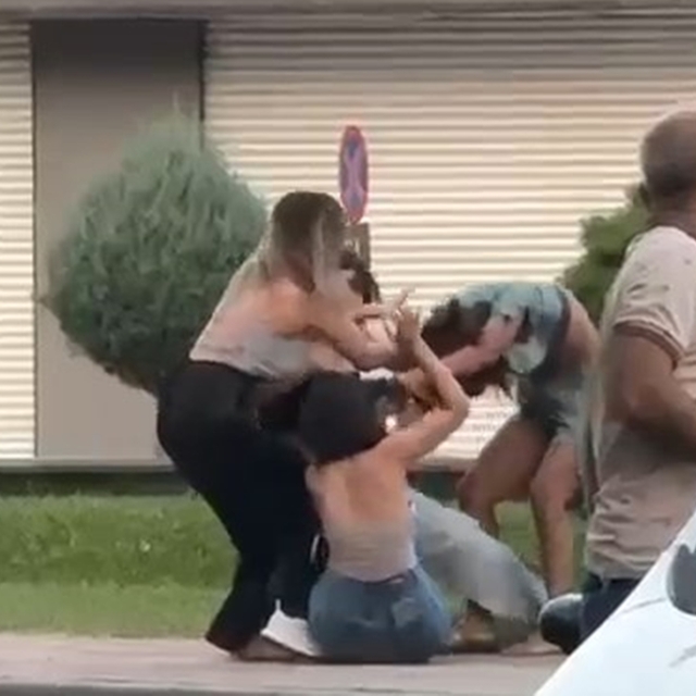 Batman'da genç kızların kavgası kamerada