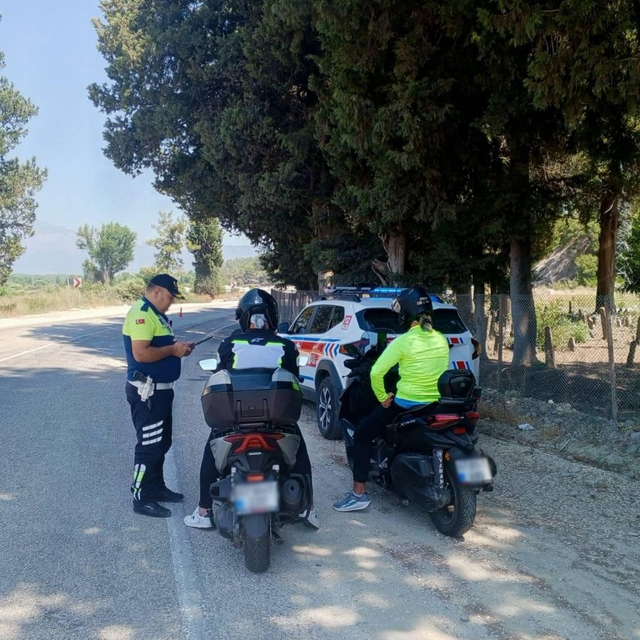 Antalya'da motosiklet kullanıcılarına yönelik denetim yapıldı