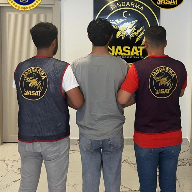 Antalya'da düzenlenen operasyonda aranan 236 kişi yakalandı