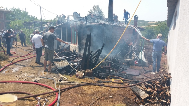 Yenice'deki ev yangını söndürüldü