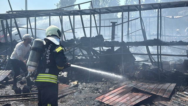 Kocaeli'de yediemin deposunda çıkan yangın söndürüldü