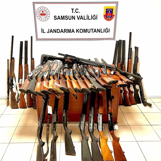 Samsun'da ruhsatsız silah operasyonunda 2 zanlı yakalandı
