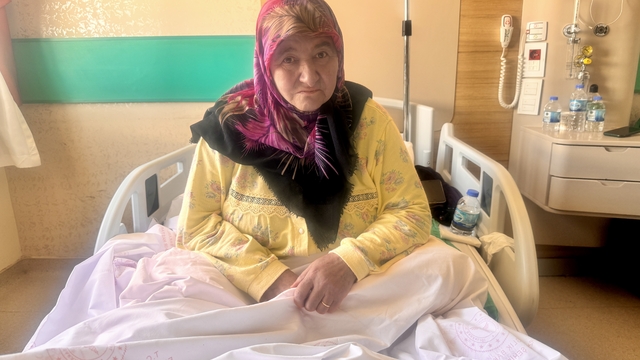 Erzurum'da yaşlı kadın ağrıyan bacağına ot sarınca hastanelik oldu