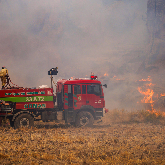 Eskişehir'de çıkan orman yangını, 3'üncü günde Afyonkarahisar'da sürüyor (4...