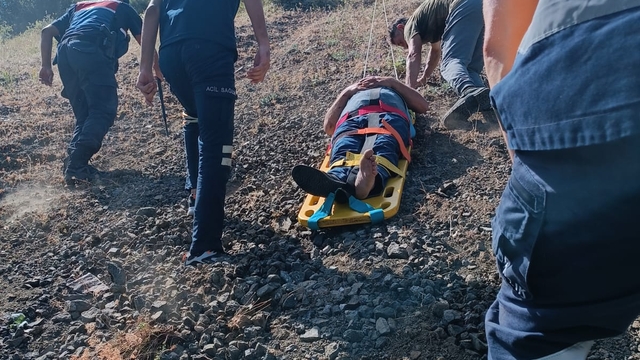 Tokat'ta uçuruma devrilen ATV aracındaki 2 kişi yaralandı