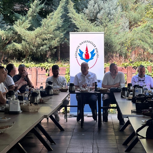 Kütahya Gazeteciler Birliği, basın mensuplarıyla bir araya geldi