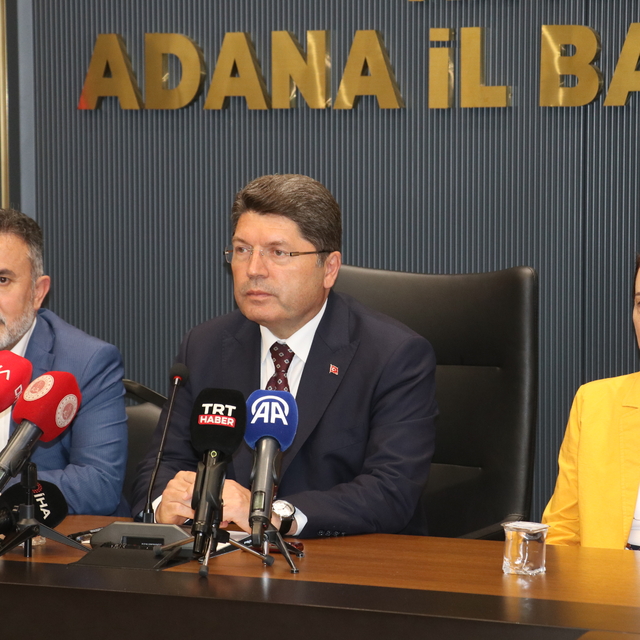 Adalet Bakanı Tunç, AK Parti Adana İl Başkanlığı ziyaretinde konuştu: