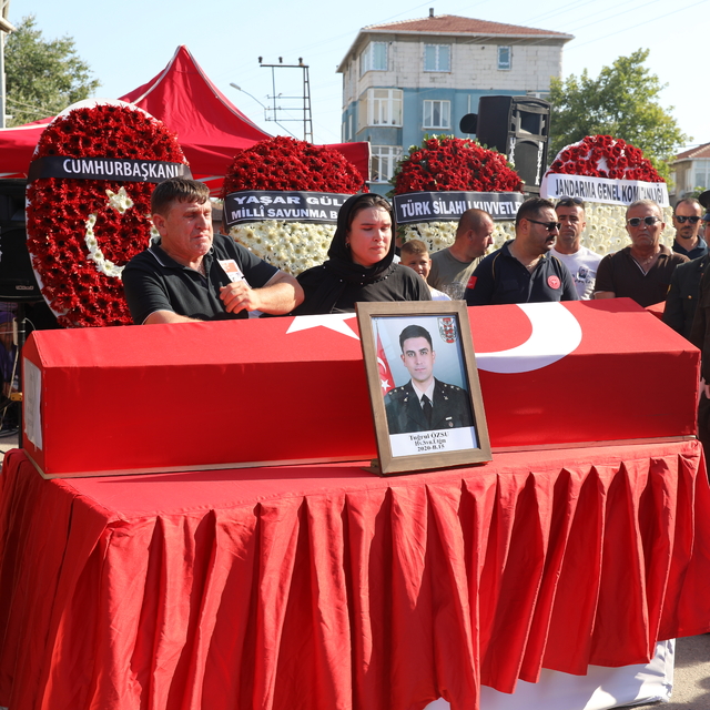 Şehit Üsteğmen Özsu memleketi Edirne'de son yolculuğuna uğurlandı