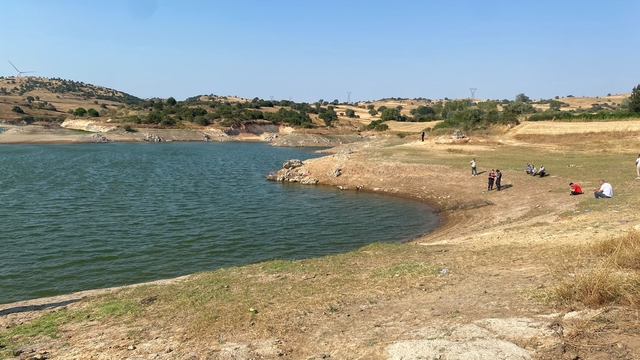 Balıkesir'de serinlemek için gölete giren iki çocuk boğuldu