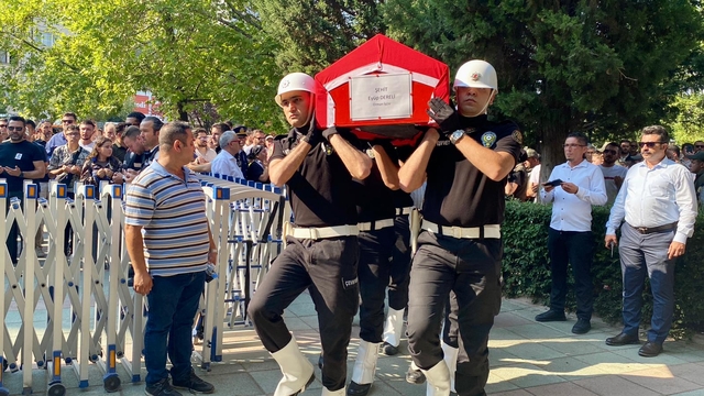 Orman yangını şehitlerinden dozer operatörü Dereli'nin cenazesi Eskişehir'de defnedildi