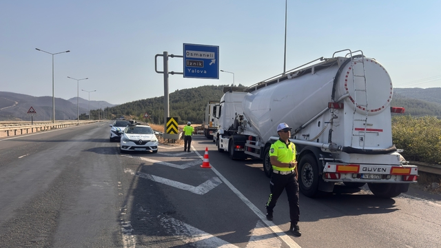 Sakarya'da yangınlar söndürüldü; Bayat'ta alevler kısmen kontrol altında (2)