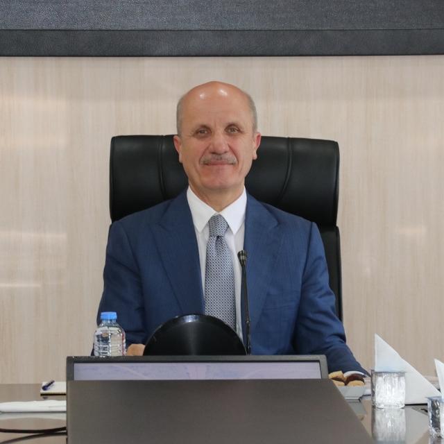 YÖK Başkanı Özvar, Ağrı'da şehit ve gazi yakınlarına açılan kontenjanları a...