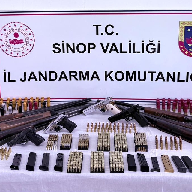Sinop'ta silah kaçakçılığı operasyonunda 5 zanlı yakalandı