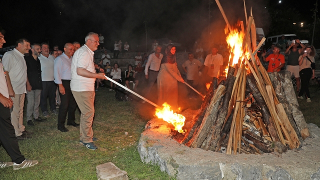 Bafra'da Kapıkayafest'in kamp ateşi yakıldı