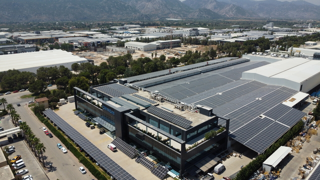 Türk firması yüksek teknolojili güneş ekipmanı üretimi için 520 milyon dolar yatırım yapacak