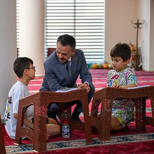 Vali İlhami Aktaş'tan yaz Kur'an kursuna ziyaret