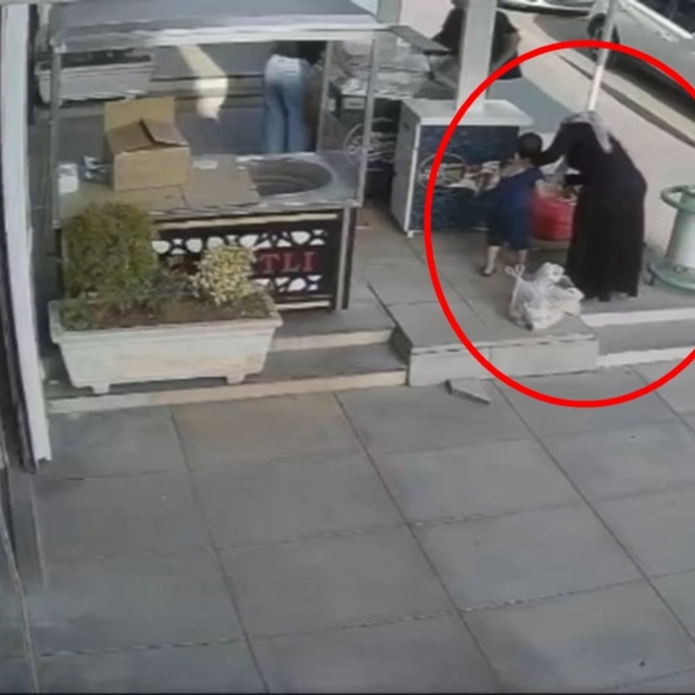 Eczacıdan hayat kurtaran 'Heimlich' manevrası