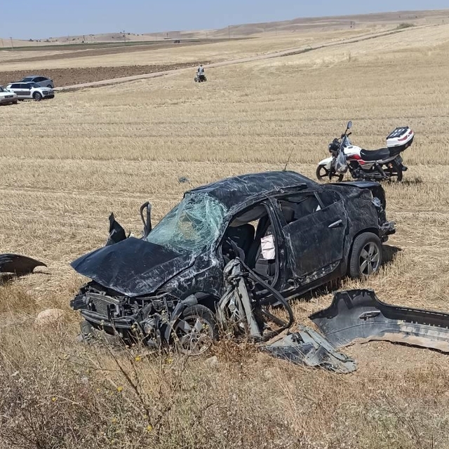 Yenifakılı Belediye Başkanı Musa Sarıaslan trafik kazasında hayatını kaybet...