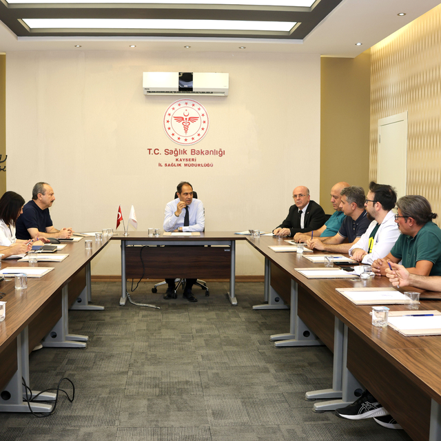 Kayseri İl Sağlık Müdürlüğünde "Yoğun Bakım Hizmetleri Değerlendirme Toplan...