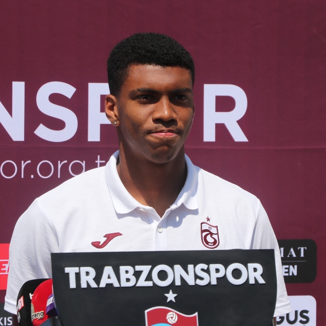 Trabzonspor'un Brezilyalı futbolcusu Felipe Augusto'nun hedefi takıma fayda...