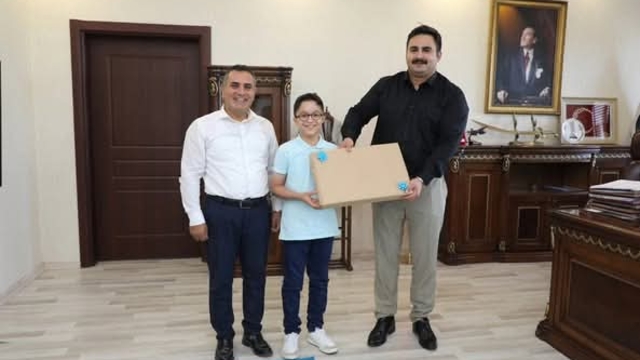 Viranşehir Kaymakamı Ülkü, LGS'den tam puan alan öğrenciyi kabul etti