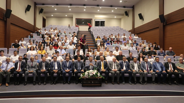 Kocaeli'de YKS ve LGS'de dereceye girenler ödüllendirildi