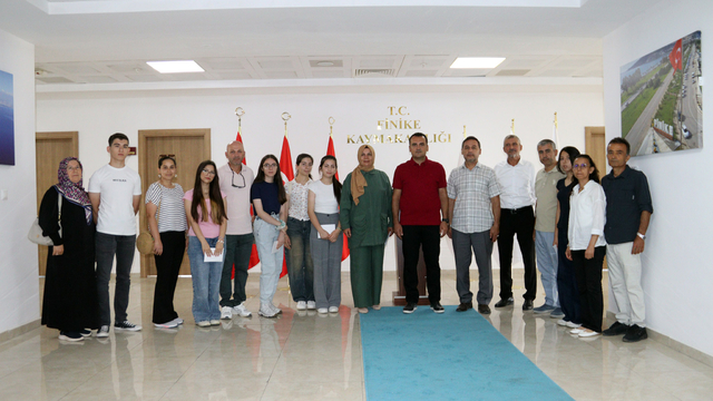 Finike'de başarılı öğrenciler ödüllendirildi