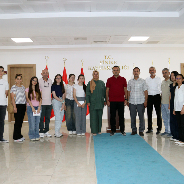 Finike'de başarılı öğrenciler ödüllendirildi