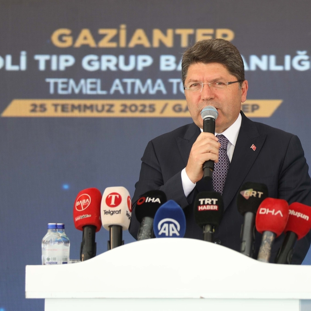 Bakan Tunç: Darbeciler tarafından yazılmış olması bile anayasanın değiştiri...