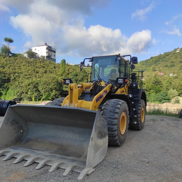 Yağlıdere'de köylerde kullanılacak iş makinesi hizmete girdi