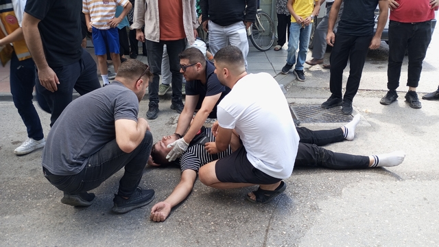 Çarşamba'da hafif ticari araçla çarpışan motosikletin sürücüsü yaralandı