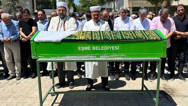 AK Parti Uşak Milletvekili İsmail Güneş'in annesi son yolculuğuna uğurlandı