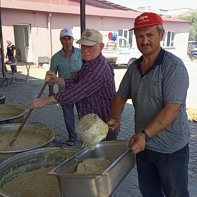 Nazilli'de yağmur duasında 10 bin kişiye keşkek dağıtıldı